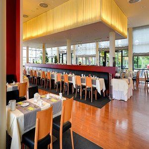 Novina Herzo-base Hotel